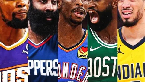 《震惊！切尔西球迷遭25名那不勒斯狂热者围攻，英超激情赛事外惊魂一幕》